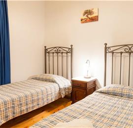 3 bedroom villa with pool in Kassiopi, Corfu, sleeps 6